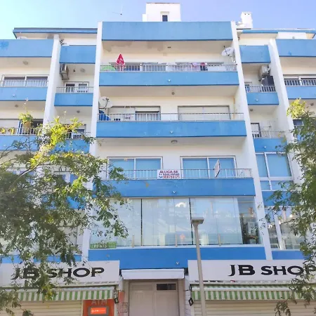 Apartament Bar And